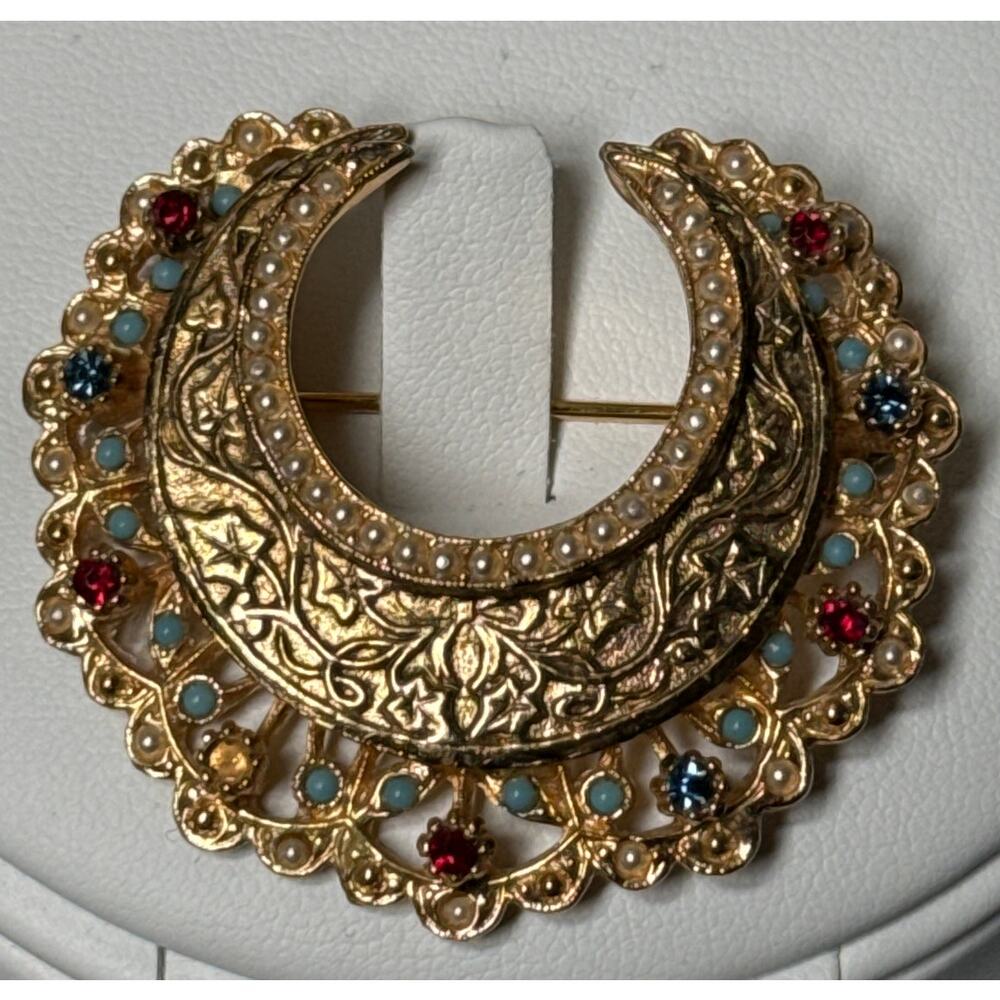Vintage mid century Crown Brooch & clip on earrings by the Art Jewelry Company - Picture 9 of 13